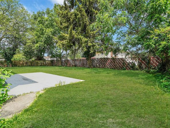 99 Tell Avenue, Deer Park NY 11729