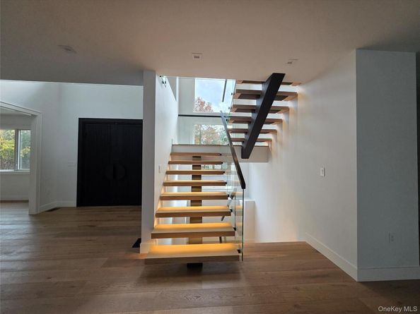 65 Page Lane, Westbury NY 11590