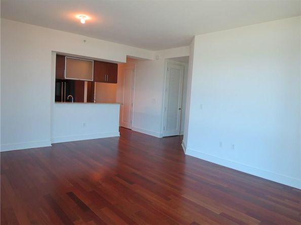 175 Huguenot St 1801, New Rochelle NY 10801