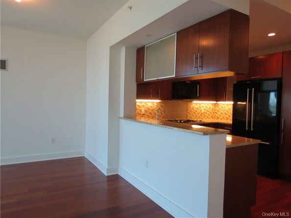 175 Huguenot St 1801, New Rochelle NY 10801