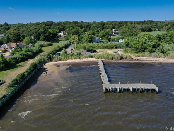 243 S Dunton Avenue, East Patchogue NY 11772