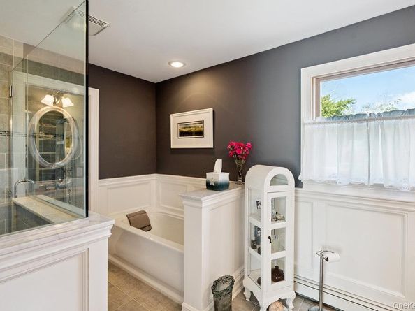 243 S Dunton Avenue, East Patchogue NY 11772