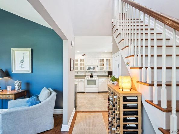 243 S Dunton Avenue, East Patchogue NY 11772