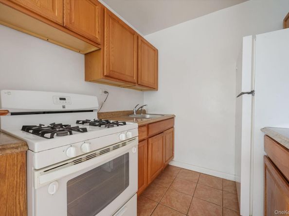 3184 Grand Concourse 4J, Bronx NY 10458