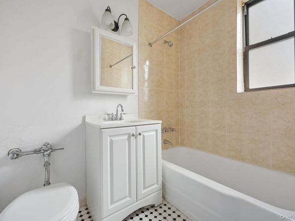 3184 Grand Concourse 4J, Bronx NY 10458