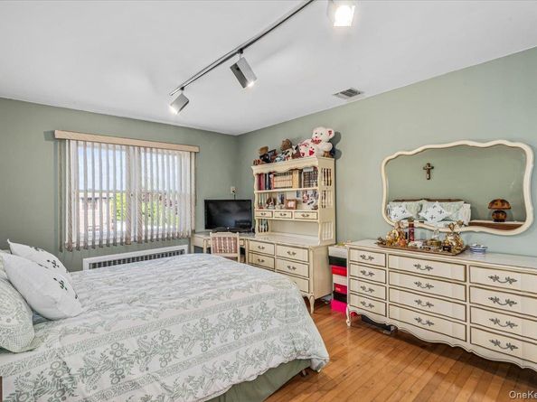 2957 214th Place, Bayside NY 11360