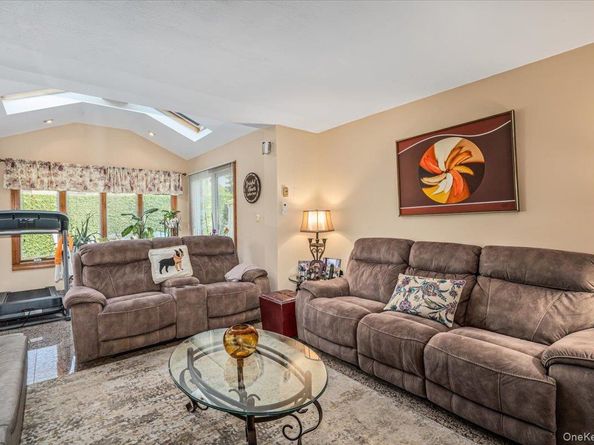 2957 214th Place, Bayside NY 11360