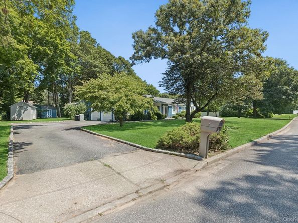 7 Fuller Drive, Ridge NY 11961