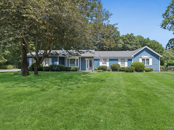 7 Fuller Drive, Ridge NY 11961
