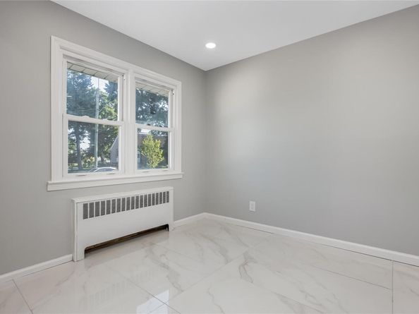 594 Fenworth Boulevard, Franklin Square NY 11010