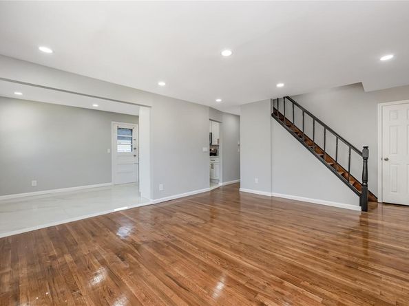 594 Fenworth Boulevard, Franklin Square NY 11010