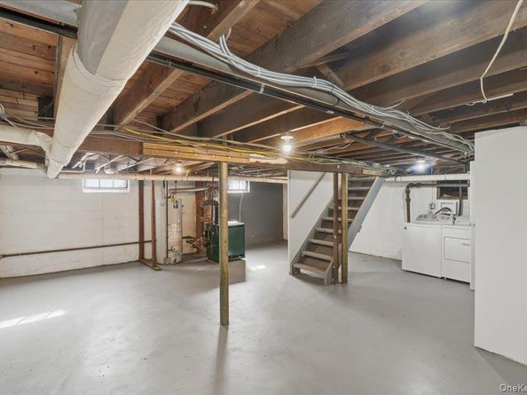 4 Hilton Street, Lynbrook NY 11563