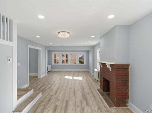 4 Hilton Street, Lynbrook NY 11563