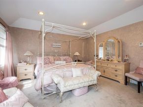 6 Rolling Wood Court, Hauppauge NY 11788