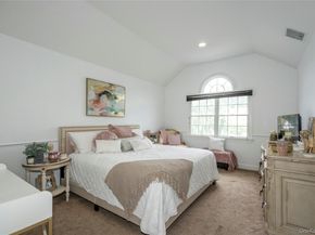 6 Rolling Wood Court, Hauppauge NY 11788
