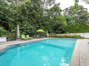6 Rolling Wood Court, Hauppauge NY 11788
