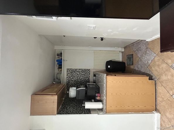 863 E 221st Street, Bronx NY 10467