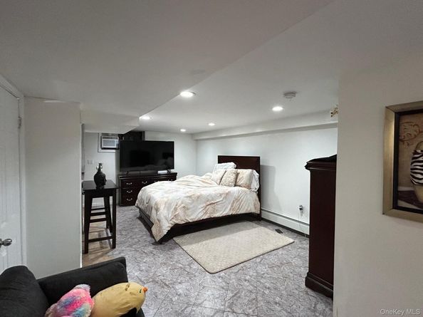 863 E 221st Street, Bronx NY 10467