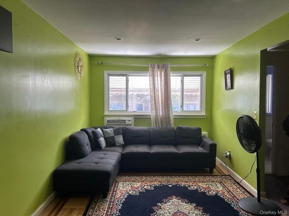 863 E 221st Street, Bronx NY 10467