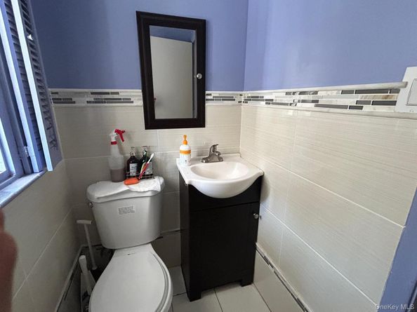 863 E 221st Street, Bronx NY 10467