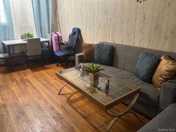 863 E 221st Street, Bronx NY 10467