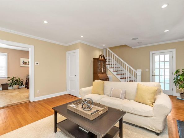 473 Lakeview Avenue, Rockville Centre NY 11570