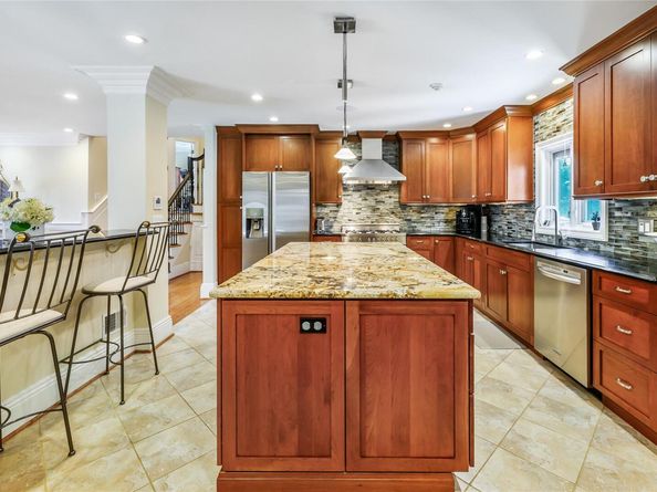 61 Lakeshore Drive, Eastchester NY 10709