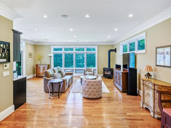 61 Lakeshore Drive, Eastchester NY 10709
