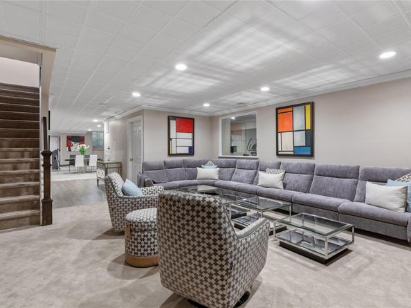 23 Legends Circle, Melville NY 11747