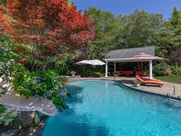 23 Legends Circle, Melville NY 11747