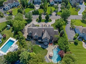 23 Legends Circle, Melville NY 11747