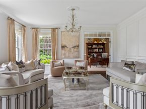 23 Legends Circle, Melville NY 11747