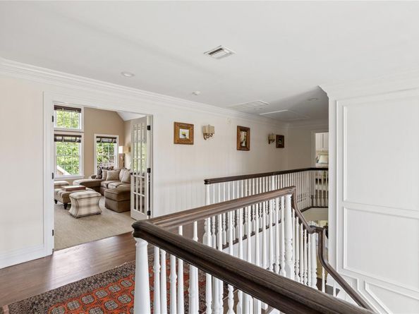 23 Legends Circle, Melville NY 11747