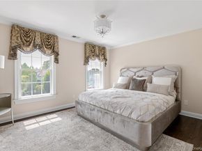 23 Legends Circle, Melville NY 11747
