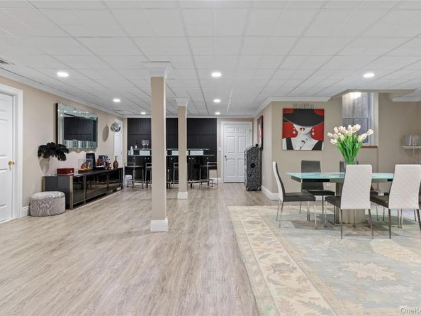 23 Legends Circle, Melville NY 11747