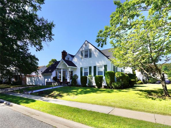 495 Emerson Avenue, Baldwin NY 11510