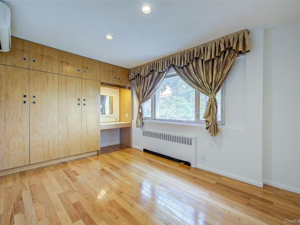 249-35 51 Avenue, Little Neck NY 11362