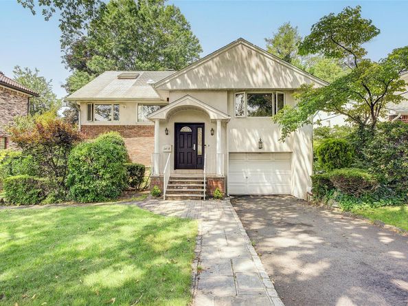 249-35 51 Avenue, Little Neck NY 11362