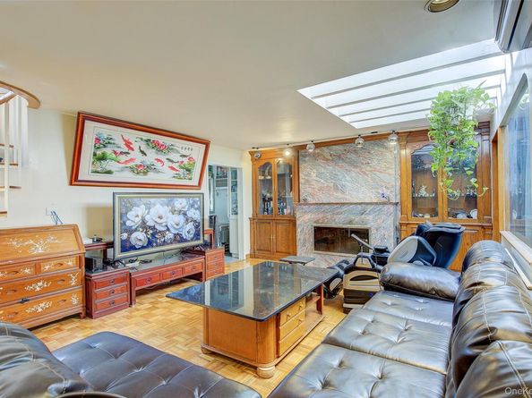 249-35 51 Avenue, Little Neck NY 11362