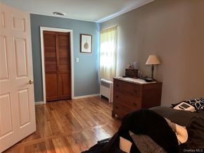 7 Dogwood Street, Farmingdale NY 11735
