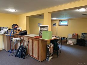7 Dogwood Street, Farmingdale NY 11735