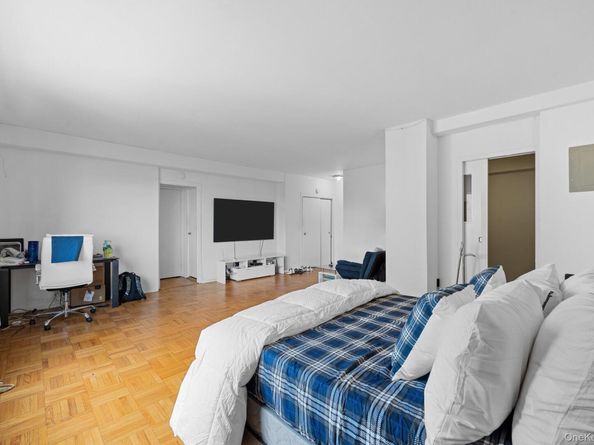 4 Fordham Hill Oval 9E, Bronx NY 10468