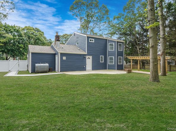 15 Bellaire Drive, Ridge NY 11961