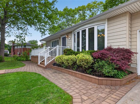 35 Genesee Drive, Commack NY 11725
