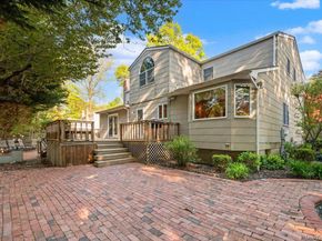 19 Fox Lane, Dix Hills NY 11746