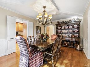 19 Fox Lane, Dix Hills NY 11746