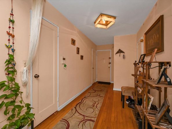 139-09 84 Drive 608, Briarwood NY 11435