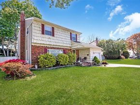 14 Leanore Drive, Farmingdale NY 11735