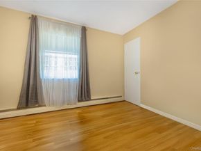 14 Leanore Drive, Farmingdale NY 11735