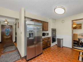 14 Leanore Drive, Farmingdale NY 11735